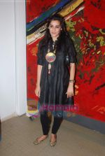 Mana Shetty at group art show hosted by Sunil Sethi in Jehangir Art Gallery on 17th Jan 2011 (3).JPG